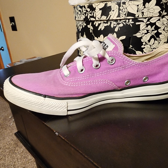 Converse 10 - Picture 2 of 4